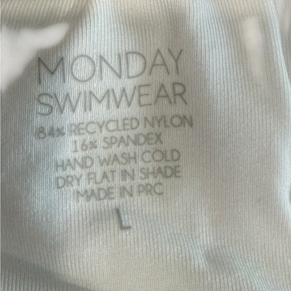 Monday‎ Swimwear Tropical Leaf Bikini Top (L) and Bottom (V) - Picture 6 of 10